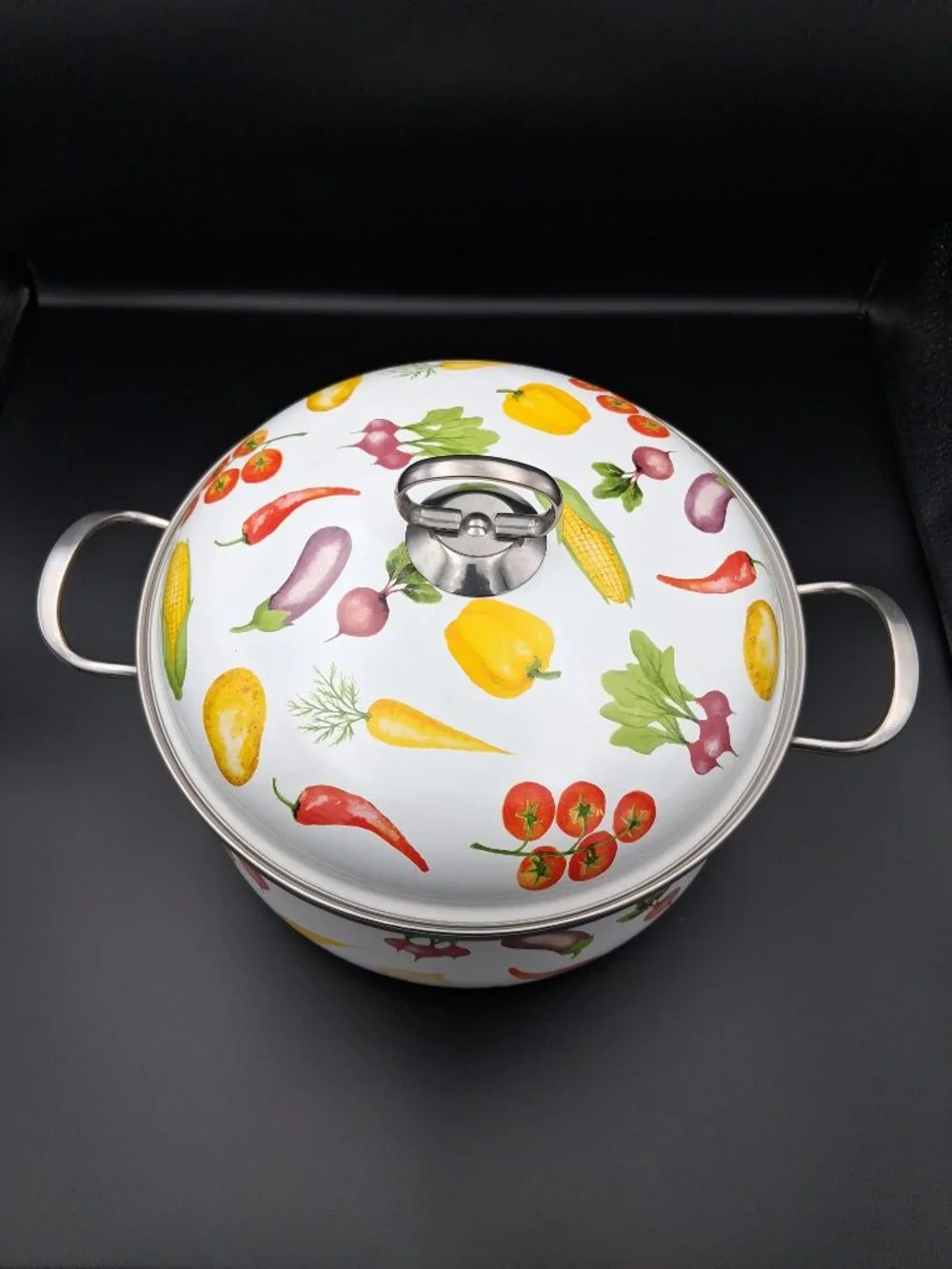 Enamel on steel decorative stockpot. 6.5 quart. Farmers Market